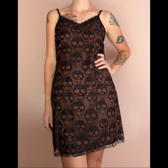 NWT Skull Lace Mini Dress Halloween Goth Grunge Fall Black Slip Medium Large M L - Picture 13 of 16